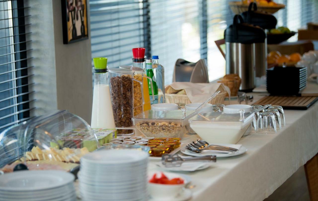 City Inn Pristina Eksteriør billede